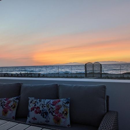 Lambou Beach Sunset Soroni Exteriér fotografie