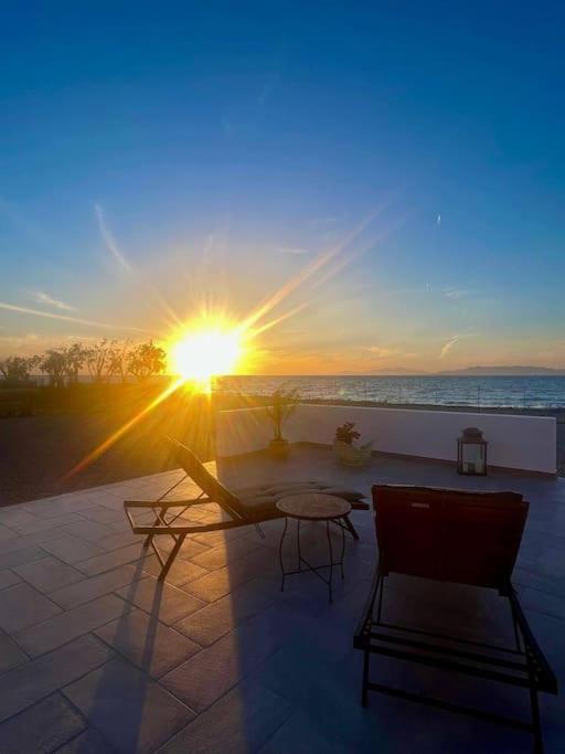 Lambou Beach Sunset Soroni Exteriér fotografie