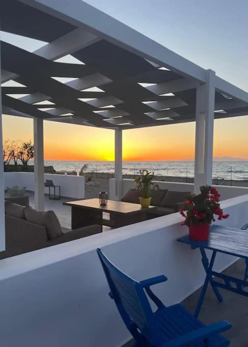 Lambou Beach Sunset Soroni Exteriér fotografie